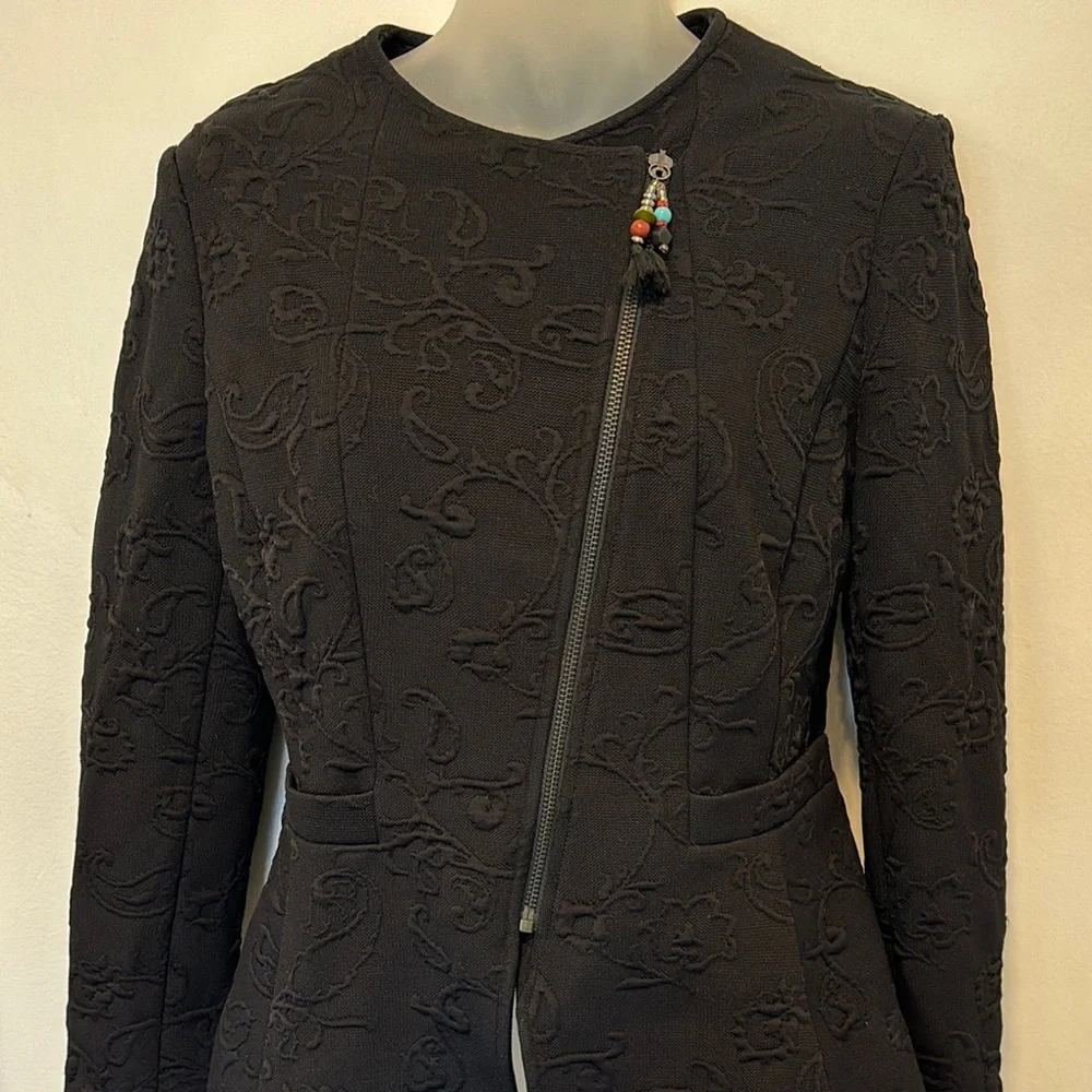 ETRO 42 Ladies Black Matelasse Jacket with Floral Paisley Print Size 42